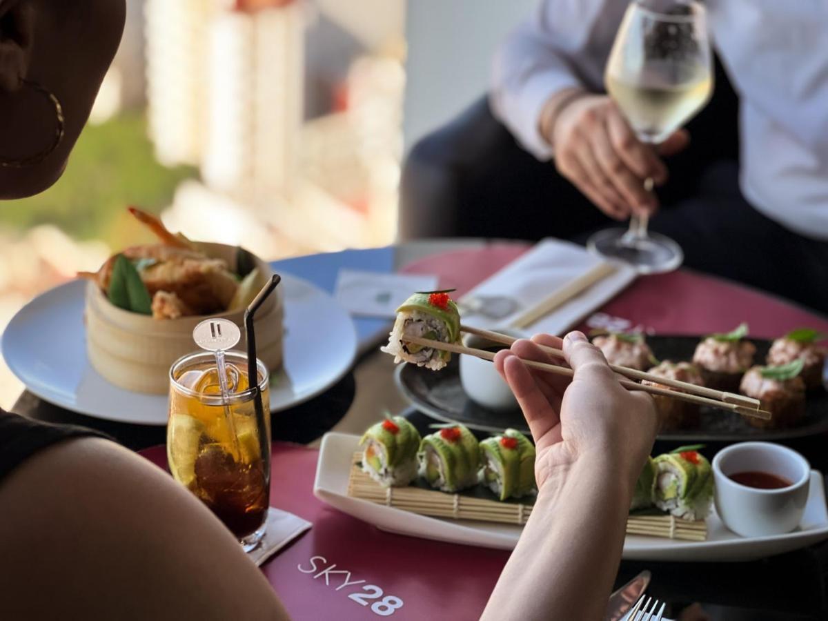 Kenzi Tower Hotel Casablanca Exterior foto Sushi at Sky 28