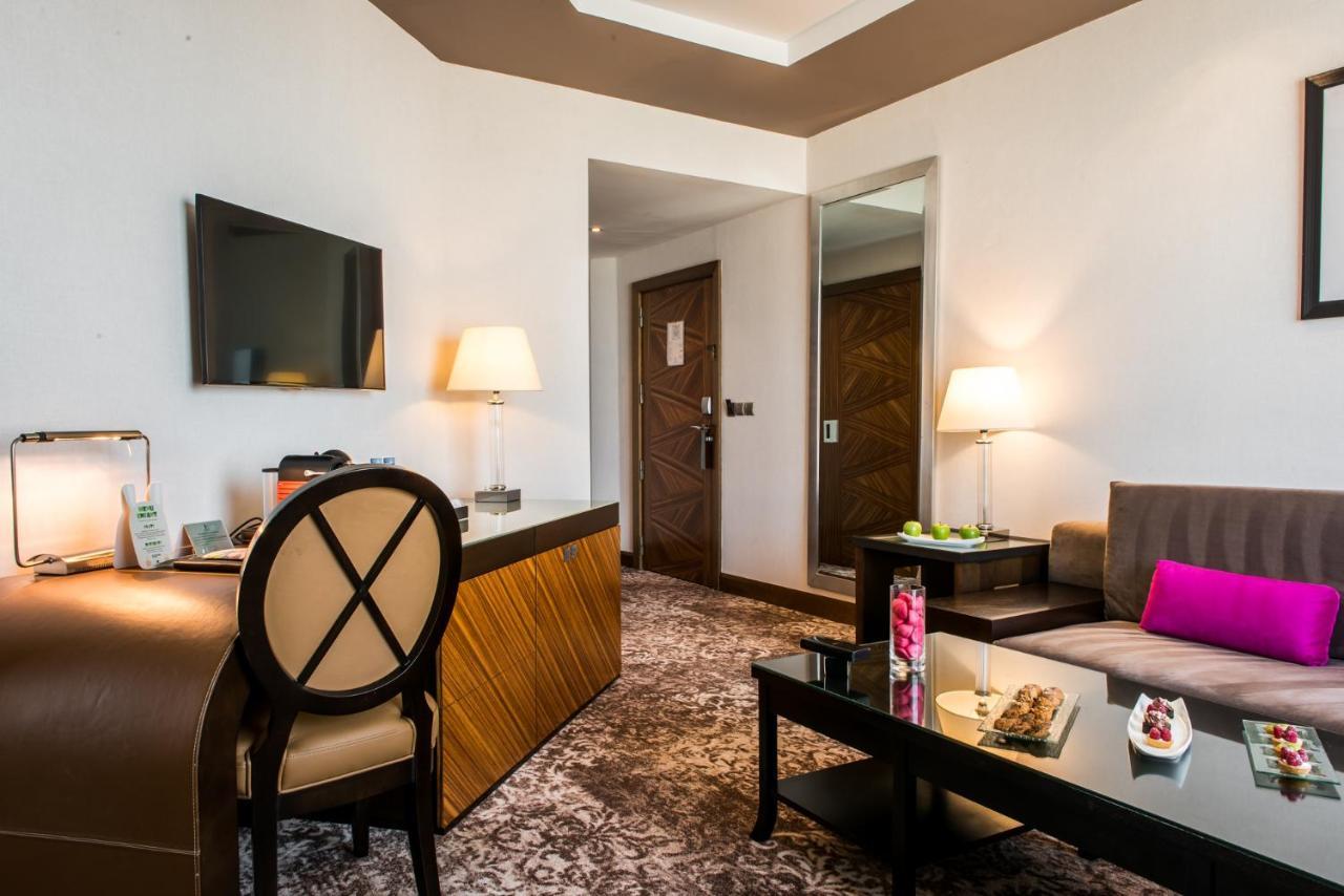 Kenzi Tower Hotel Casablanca Exterior foto A suite at the hotel