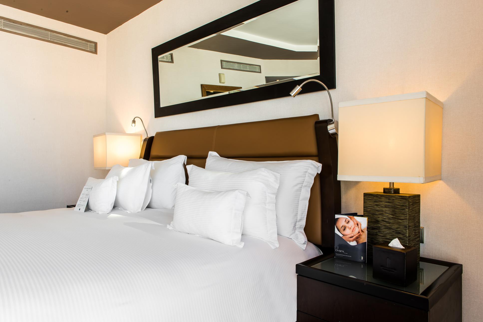 Kenzi Tower Hotel Casablanca Exterior foto A room at the hotel