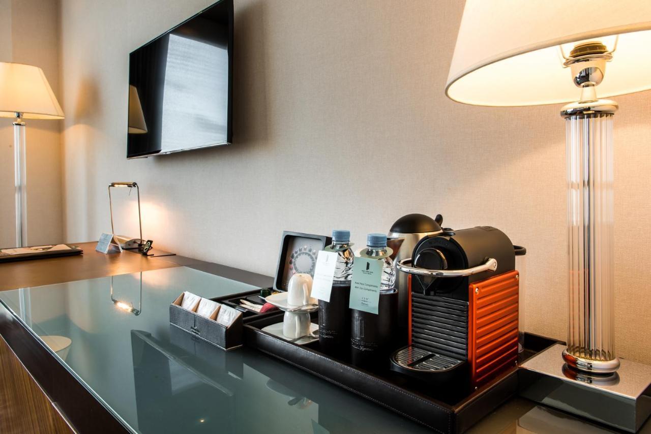 Kenzi Tower Hotel Casablanca Exterior foto A Nespresso machine in a hotel room